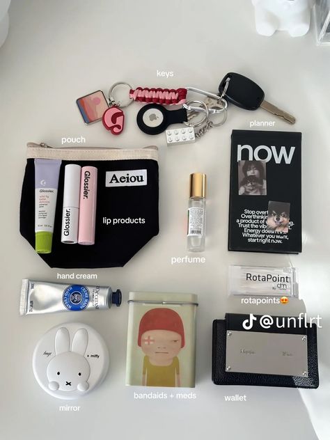 Whats In My Bag Kpop, Concert Essentials, My Bag, In My Bag, Vogue Whats In My Bag, Purse Must Haves Items, What’s In My Bag Korean, What's In My Bag, What’s Inside My School Bag Aesthetic