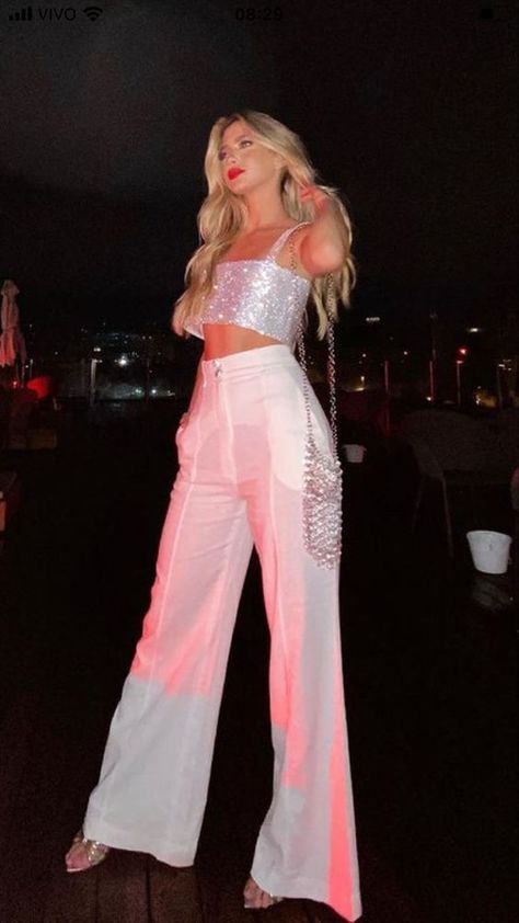 Pink Fluffy Top Outfit, All White Concert Outfit Ideas, White Pants Club Outfit, All White Disco Outfit, White Disco Party Outfit, Clubbing Pants Outfits Night, White Pants Outfit Night Out, White Pants Bachelorette Outfit, Club Pants Outfit Night