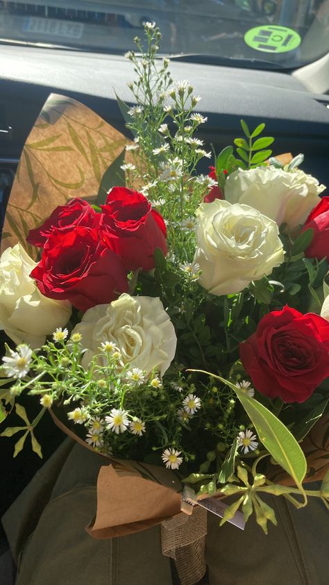 red roses white roses daisies love Red Rose And Daisy Bouquet, Flower Boquettes, White Daisy Bouquet, Daisy Bouquet Wedding, Roses For Her, Dream Flower, Flower Boquet, Prom 2025, Red Bouquet Wedding