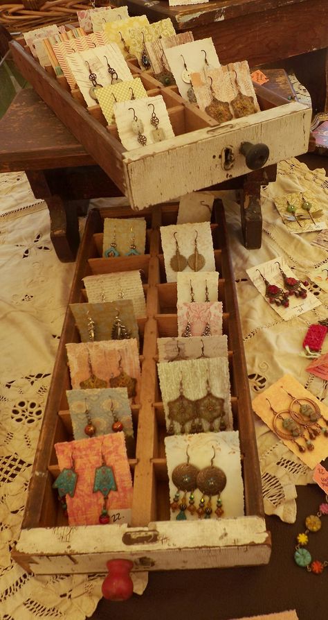 https://flic.kr/p/grfv3N | Earring display | Vintage compartment drawers that I use as earring displays. Jewerly Display, Jewelry Booth, Earring Displays, Craft Booth Display, Vendor Displays, Jewerly Displays, Fair Display, Craft Fairs Booth, Craft Booth Displays