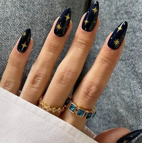 The 20 Best Galaxy Nails Ideas of 2024 Star Nail Designs, Dark Blue Nails, Navy Nails, Unghie Sfumate, Navy Blue Nails, December Nails, November Nails, Nagel Tips, Galaxy Nails