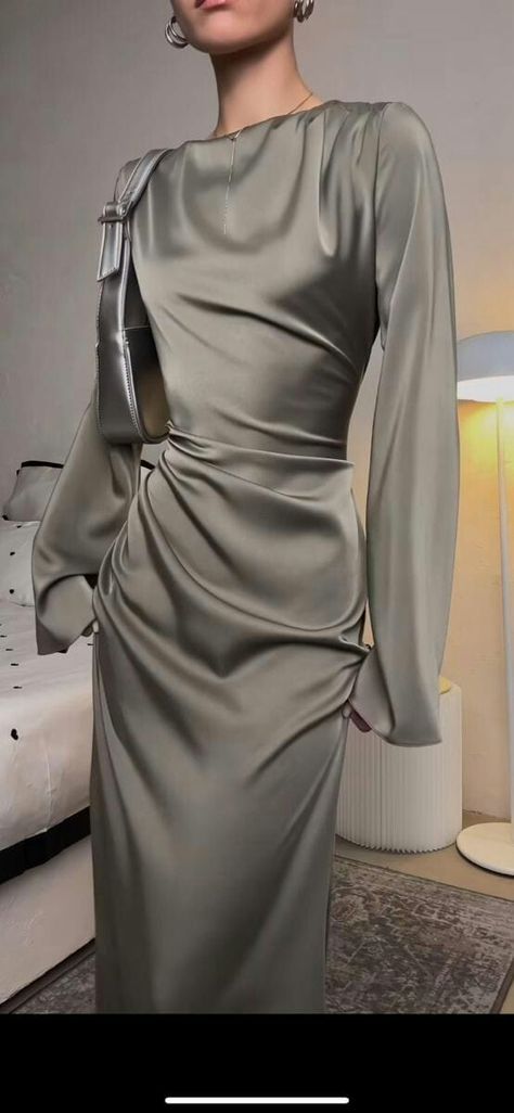 Mermaid Hijab Dress, Graduation Outfit Ideas Modest, Simple Satin Dress Hijab, Graduation Outfit Aesthetic, Hijabi Satin Dress, Hijabi Graduation Dress, Halal Prom Dresses, Smart Casual Dinner Outfit Women, Godmother Outfit Dresses