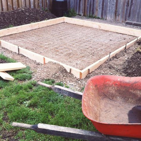 Concrete Base For Shed, Diy Concrete Slab, Diy Concrete Patio, Concrete Pad, Concrete Steps, Patio Flooring, Poured Concrete, Concrete Projects, Diy Shed