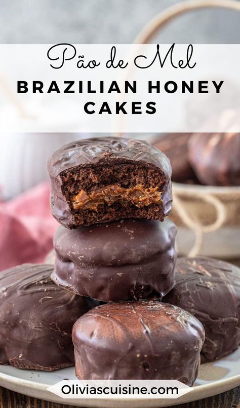 Brazilian Dessert, Brazilian Chocolate, Honey Cakes, Honey Dessert, Delicious Food Recipes, Most Delicious Food, Brazilian Desserts, Chocolate Honey, International Desserts