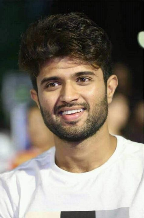 Vijay Devarakonda Mahesh Babu Wallpapers, Telugu Hero, Prabhas Pics, Vijay Actor, Vijay Devarakonda, New Photos Hd, High Fever, Most Handsome Actors, Actor Picture