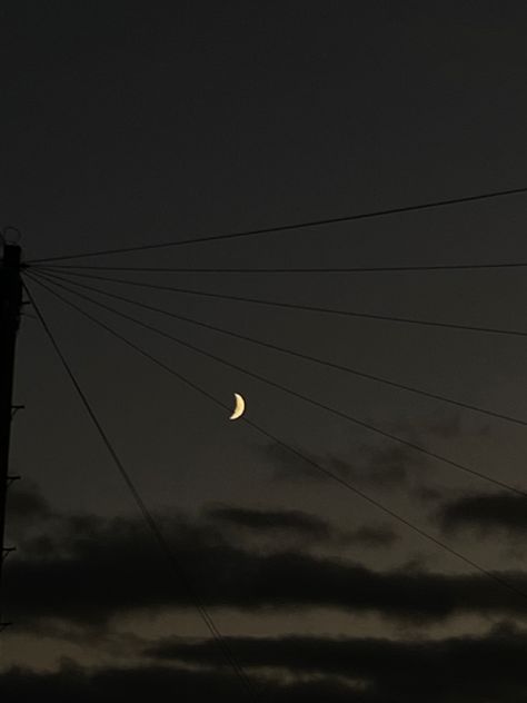 Aesthetic Moon, Night Clouds, Sky Night, The Moon Is Beautiful, Night Pictures, Moon Pictures, Midnight Sky, Sky Pictures, Night Scenery