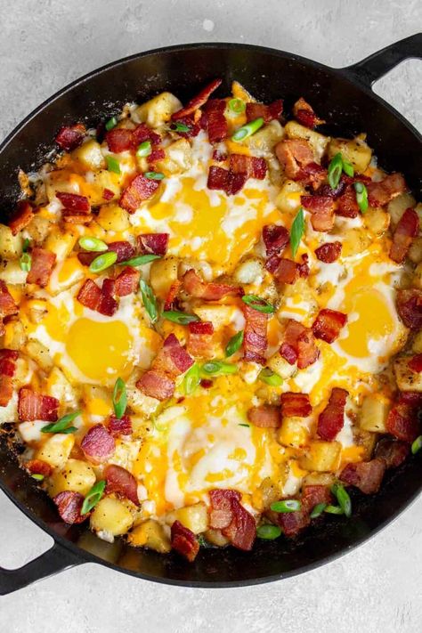 Bacon Recipes For Breakfast, Egg And Potato Breakfast, Potato And Egg Breakfast, Egg And Potato, Breakfast Potatoes Skillet, Breakfast Skillet Recipes, Eggs Dinner, Bacon Eggs Breakfast, Potato Breakfast