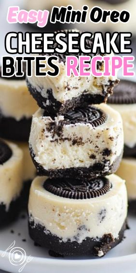 Easy Mini Oreo Cheesecake Bites Mini Oreo Cheesecake Bites, Easy Mini Cheesecake Recipe, Oreo Cheesecake Cupcakes, Carrot Cake Cheesecake Recipe, Chocolate Cheesecake Bites, Oreo Cheesecake Bites, Mini Oreo Cheesecake, Mini Cheesecakes Easy, Mini Cheesecake Bites