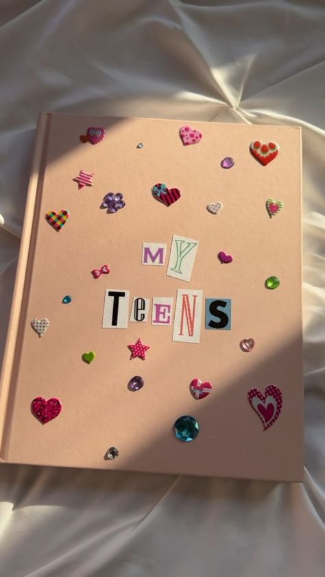 �🎈My Teens  Tips, tricks, and advice for raising teenagers. #parenting #teenagers Things To Put In Your Scrapbook, Cute Book Covers Diy, Photo Phrame Idea, Aesthetic Craft Ideas For Teens, Scrapbook Ideas Photo Albums, Flower Scrapbook Ideas, Album Decoration Ideas, Scrab Book Aesthetic, Teen Scrapbook Ideas