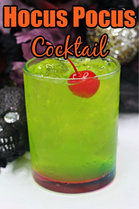 Hocus Pocus Cocktail, Fun Halloween Drinks, Halloween Alcohol, Halloween Themed Drinks, Halloween Recipes Drinks, Halloween Punch Recipes, Halloween Party Drinks, Halloween Cocktail Recipes, Halloween Drinks Alcohol