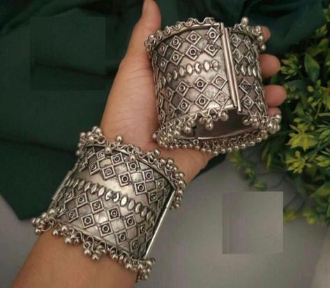 Indian Hand Jewelry, Hand Bracelet, Oxidised Jewellery, Hand Jewelry, Bangles Jewelry, Trendy Jewelry, Wedding Outfit, Cuff Bracelet, Silver Plate