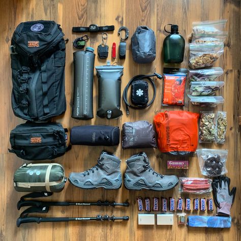 Loadout: 3 Day Hiking Pack | Pack Config Ultralight Hiking, Camping Gear Survival, Day Hiking, Hiking Pack, Hiking Essentials, Bushcraft Camping, Ultralight Backpacking, Hiking Bag, Backpacking Tips