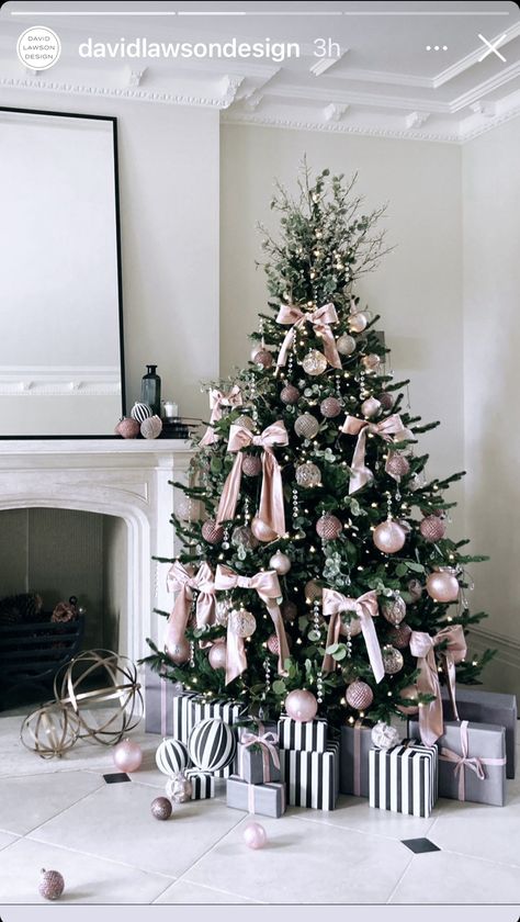 Grey And Pink Christmas Tree, Christmas Tree Rose Gold And White, Pink Silver And White Christmas Tree, Brown And Pink Christmas Tree, Pink Velvet Christmas Tree, Champagne Pink Christmas Tree, Girly Christmas Tree Ideas, Christmas Decor Ideas Pink And Gold, Pink Ribbon Christmas Tree