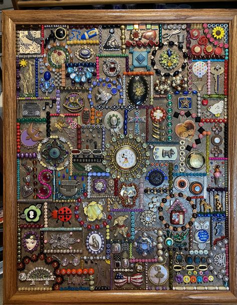 Hidden picture, buttons, beads, jewelry Beads Pictures Ideas, Old Costume Jewelry Crafts, Crafts With Costume Jewelry, Ideas With Buttons Creative, Jewelry Mosaic Art, Watch Art And Craft, Recycled Beads, Jewelry Collage Art, Button Jewelry Diy