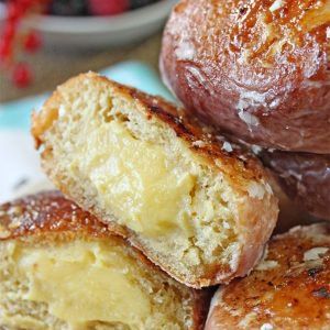 Creme Brulee Doughnuts Vanilla Desserts, Pastry Cream Filling, Easy Donut Recipe, Easy Donuts, Homemade Donuts, Doughnut Recipe, Donut Recipes, Pastry Recipes, Breakfast Treats