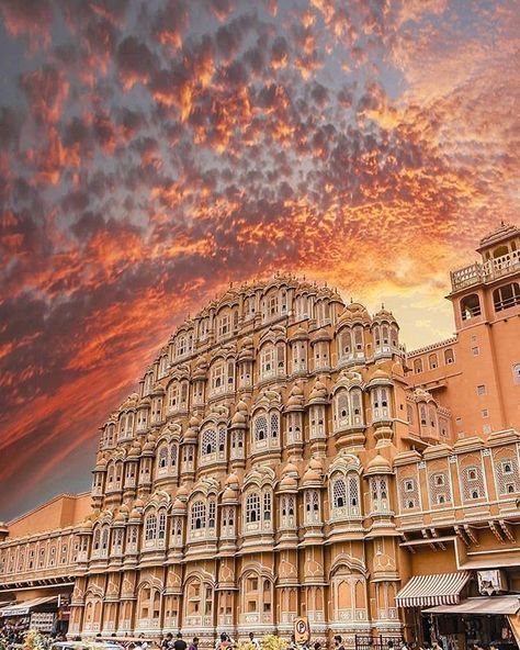 Indian Tourism, Monument In India, India Aesthetic, Umaid Bhawan Palace, Bharatanatyam Poses, Jaipur Travel, Hawa Mahal, India Architecture, Architecture Wallpaper