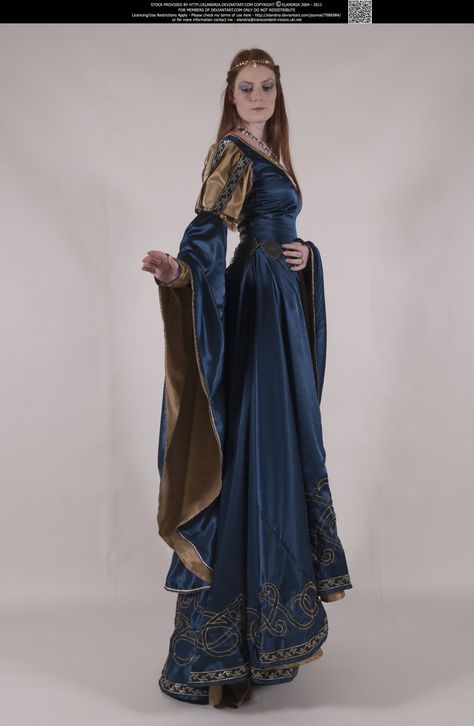 Medieval Dress Puffy Sleeves, Medieval Dress Sleeves, Medieval Dress Embroidery, Historical Medieval Dress, Medieval Dress Costume, Blue Medival Outfits, Medieval Formal Dress, Fancy Medieval Dresses, Medieval Style Dress