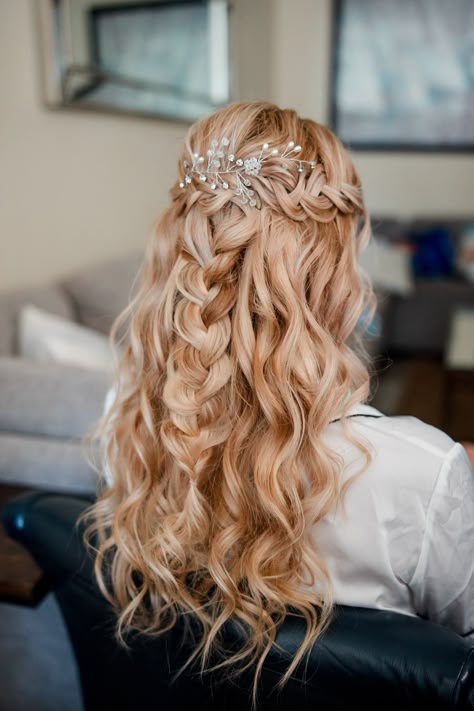 Braided Half Up Half Down Hair, Hair Down Wedding, John Myers, Bridal Hair Half Up, Bridemaids Hairstyles, Half Up Wedding Hair, Wedding Hair Half, Bridal Braids, Wedding Braids