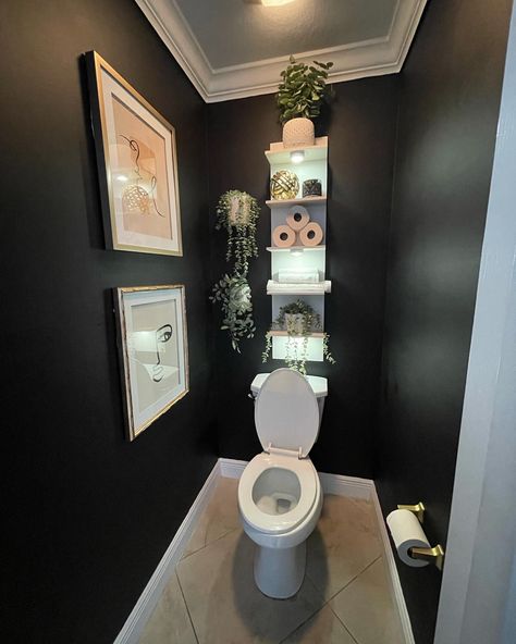 White Half Bathroom, Black And White Half Bathroom, Black Half Bathroom, Water Closet Decor, Half Bath Decor, Half Bathroom Decor, Toilet Room Decor, Home Decor Aesthetic, Restroom Decor