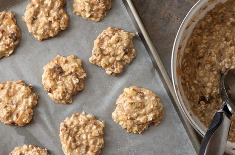 Banana Oatmeal Cookies - Blue Zones Banana And Oatmeal Cookies, Blue Zones Diet, Blue Zones Recipes, Zone Recipes, Cookies Dough, Oatmeal Breakfast Cookies, Banana Oatmeal Cookies, Peanut Butter Oatmeal Cookies, Banana Cookies