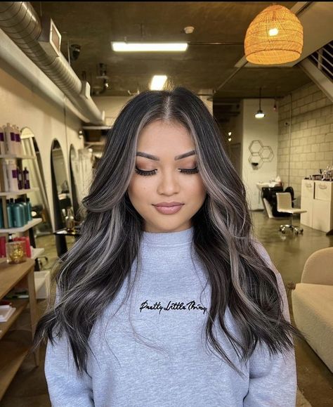 Ash Brown Hair Balayage, Ash Blonde Hair Balayage, Rambut Brunette, Blonde Highlights On Dark Hair, Black Hair Balayage, Ash Brown Hair, Ash Hair Color, Brown Hair Inspo, Brunette Hair With Highlights