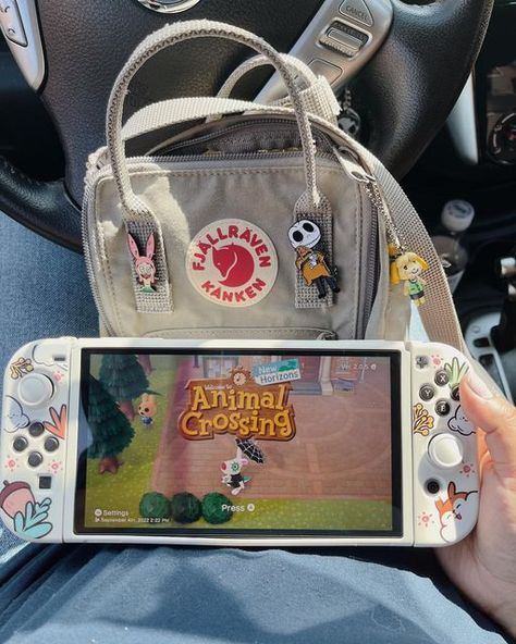 Cozy Hobbies, Nintendo Switch Animal Crossing, Nintendo Switch Case, Tech Aesthetic, Nintendo Switch Oled, Nintendo Switch Lite, Retro Gadgets, Nintendo Switch Accessories, Switch Lite