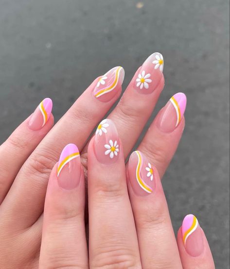 Yellow Nail Art, Yellow Nail, Nails Yellow, Hello Nails, Hippie Nails, Cute Simple Nails, Cute Spring Nails, Easy Nails, Simple Gel Nails