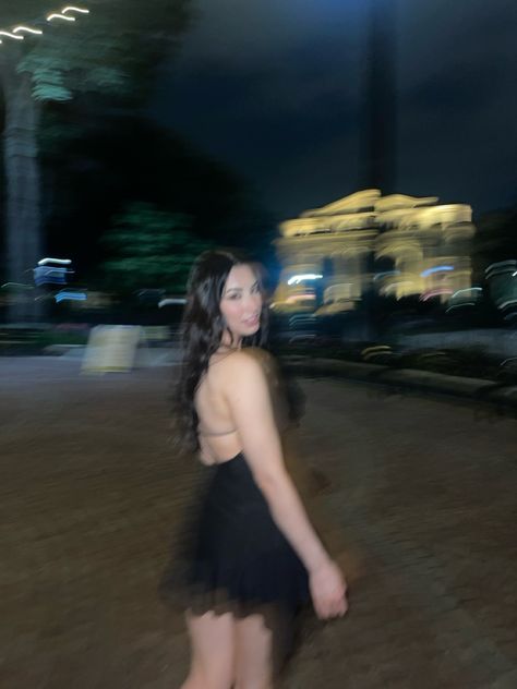 Black dress // vacation // vaca inspo // night time photo // pics with flash aesthetic // pretty // blurry pic aesthetic Photo Outside Ideas, Poses For Pictures Instagram Dress Night, Night Out On The Town Aesthetic, Dress Pic Poses, Insta Pics In Dress, Inspo Pics For Instagram, Black Dress Picture Ideas Night, Aesthetic Night Out Pics, Street Lights Photoshoot