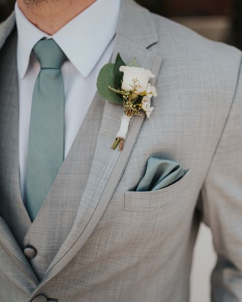 Grey Suit Wedding, Groomsmen Grey, Wedding Tux, Groom Wedding Attire, Light Grey Suits, Chattanooga Wedding, Sage Wedding, Wedding Suits Groom, Sage Green Wedding