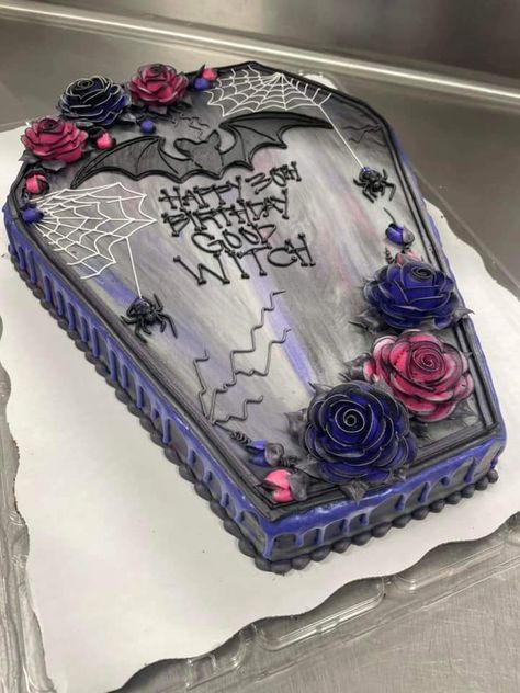 Gothic Birthday Cakes, Gothic Cake, Halloween Birthday Cakes, Halloween Cake Decorating, Birthday Sheet Cakes, Halloween Sweets, Halloween Baking, Fall Cakes, Halloween Desserts