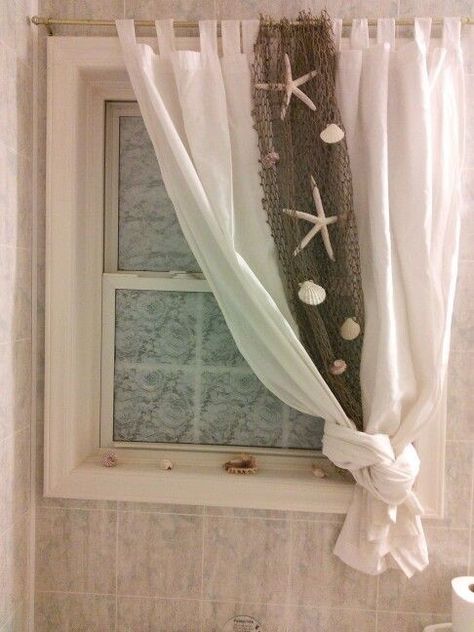 Sea Decoration, Small Bathroom Window, Beachy Bathroom, Bathroom Window Curtains, Bathroom Window, Beach Theme Bathroom, Beach Room, Nautical Bathrooms, Beach Diy