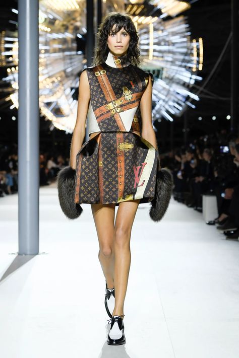 Louis Vuitton Fall 2024 Ready-to-Wear Runway, Fashion Show & Collection Review [PHOTOS] Louis Vuitton Collection, Show Collection, Louis Vuitton Fashion, March 2024, Runway Collection, Fashion Show Collection, Fall 2024, Paris Fashion, Runway Fashion