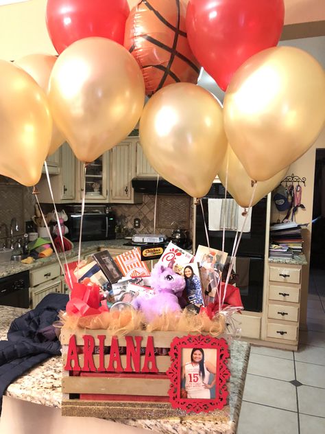 Senior Night Gift Basket Ideas, Senior Night Gift Basket, Senior Baskets Gift Ideas, Senior Baskets, Baskets Gift Ideas, Senior Night Gift Ideas, Graduation Basket, Basketball Senior Night Gifts, Volleyball Senior Night Gifts