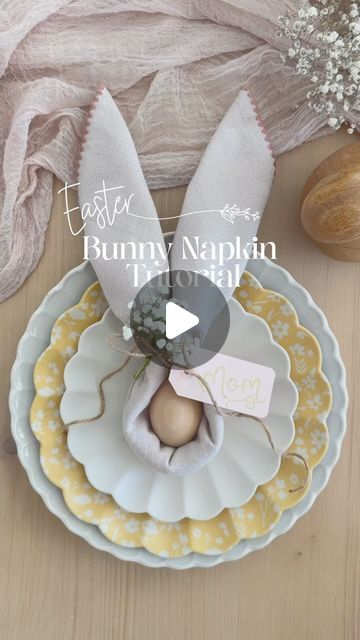 Stephanie Hanna on Instagram: "DIY Bunny Napkin Tutorial🐰Do you want to take your table scape up a notch this Easter? This is the easiest way to look like the hostess with the mostest. Make the cutest bunny napkins with me.  🐰Save this for later and share with your Easter loving friends! . . . . . . #easterideas #easterinspo #eastertable #eastertablescape #easterathome #hostingideas #hosting #easterbunnynapkins #bunnynapkins #eastertutorial #diytable #diyeaster #howihome #entertainingathome #marthastewart #bhghome" Easter Napkins Ideas, Easter Table Scape, Napkin Bunny, Diy Bunny, Easter Napkins, Bunny Napkins, Easter Tablescapes, Spring Decorating, Table Scape