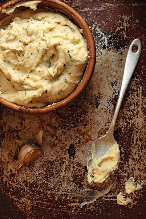 Julia Child's Garlic Mashed Potatoes The Art Of French Cooking, Garlic Mashed Potatoes Recipe, Julia Childs, Julia Child Recipes, Christmas Side Dishes, Making Mashed Potatoes, Garlic Mashed Potatoes, Mashed Potato Recipes, Garlic Mashed