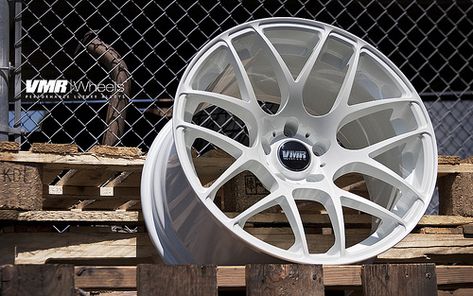 Round Shoes, Bmw 640i, Vmr Wheels, Car Wheel Cover, Car Rims, Car Wheels Diy, Wheel Craft, Camaro Car, White Rims