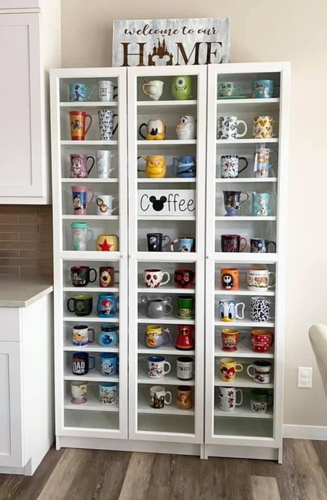 Shoe Rack Design, Casa Disney, Mug Display, Coffee Bar Home, Shelf Organizer, Kitchen Remodel Ideas, Disney Home Decor, Shoe Shelf, Disney Decor