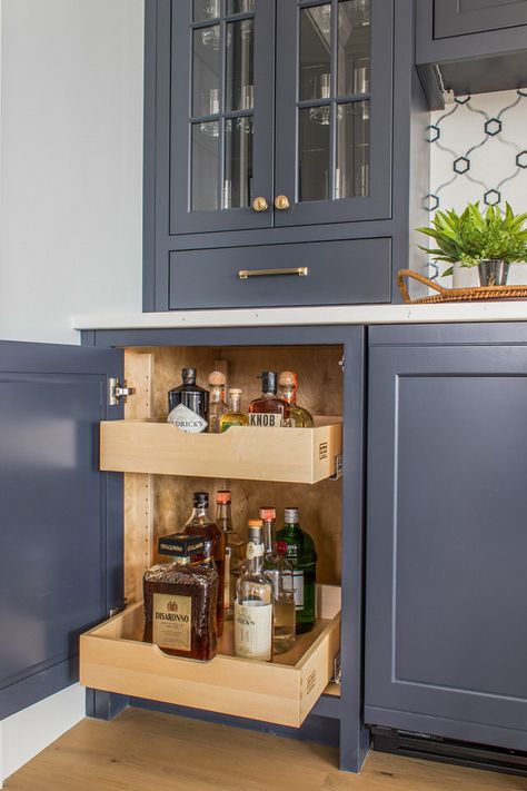 Bar In Living Room, Dry Bar Ideas, Wet Bar Cabinets, Built In Wet Bar, Wet Bar Designs, Kitchen Wet Bar, Bar Nook, Home Wet Bar, Home Bar Cabinet