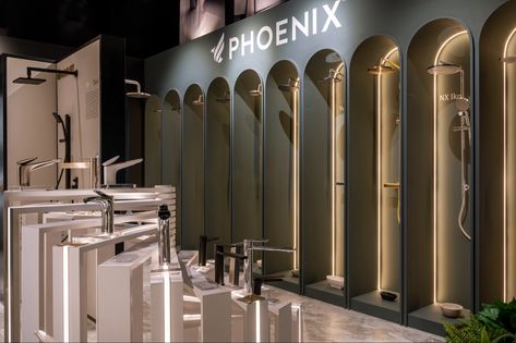 Sanitary Ware Showroom Design, Sanitary Showroom Display, Kohler Showroom, Sanitary Showroom, Store Display Design, Showroom Decor, Bathroom Store, Baths Interior, Bathroom Design Layout