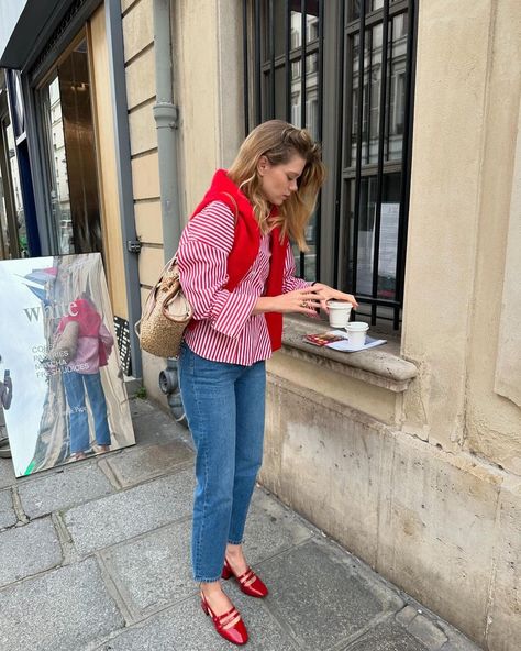 Elodie Romy (@elodieromy) • Instagram photos and videos Summer Dresses Styled For Winter, August Office Outfits, The Idea Of You Outfits, Petite Chic Outfits, Lady Summer Outfits, Outfit Zapatos Rojos, Look Casual Primavera, Paris Style Fall, Red Striped Shirt Outfit