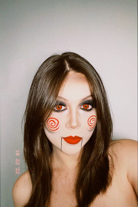 jigsaw halloween costume Saw Diy Costume, Halloween Jigsaw Costume, Saw Woman Costume, Easy Jigsaw Makeup, Saw Outfit Halloween, Woman Jigsaw Costume, Billy Jigsaw Costume, Jigsaw Costume Women Make Up, Jigsaw Face Paint