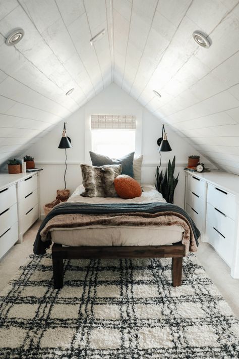 Finished Attic Ideas, Dormer Bedroom, Cozy Attic Bedroom, Small Attic Bedroom, Spring Bedding, Attic Room Ideas, Attic Makeover, Slanted Walls, Finished Attic