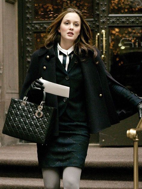 5 Outfits Blair Waldorf Would Wear in 2016 via @WhoWhatWear Mode Gossip Girl, Estilo Blair Waldorf, Estilo Gossip Girl, Blair Waldorf Aesthetic, Mode Harajuku, Blair Waldorf Outfits, Stile Blair Waldorf, Blair Waldorf Style, Jenny Humphrey