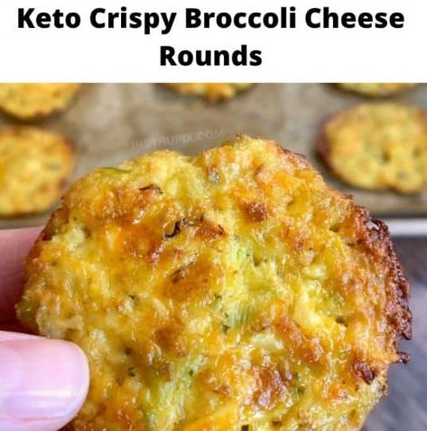 Keto Crispy Broccoli Cheese Rounds Broccoli And Cheese Recipe, Broccoli Cheese Bites, Crispy Broccoli, Keto Cabbage, Easy Low Carb Snacks, Cabbage Roll, Free Keto Meal Plan, Low Carb Sauces, Low Carb Side Dishes