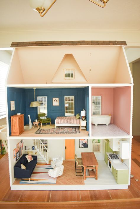 Links & Resources for Dollhouse Beginners — Martin Goes Mini Diy Dollhouse Room Ideas, How To Build Dollhouse, Diy Doll House Interior Ideas, Cute Dollhouse Miniatures, Dollhouse Layout Floor Plans, How To Make A Barbie House, Diy Dollhouse Bedroom, Doll House Dolls, Dollhouse Painting Ideas