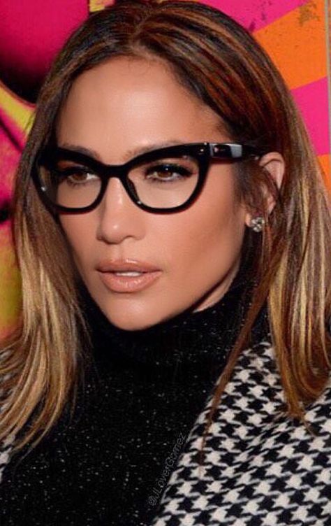 Jennifer Lopez Celebrity Eyeglasses, Eyeglasses 2023, Celebrity Glasses, How To Wear Makeup, Blonde Makeup, Colored Glasses, Eyewear Trends, نظارات شمسية, Glasses Makeup