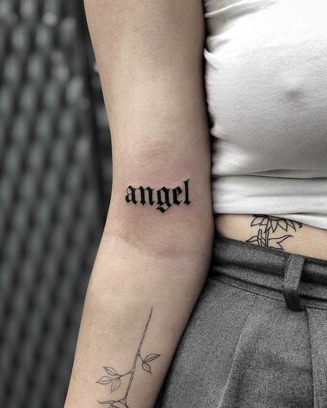 Word Tattoos On Arm, Font Tato, Tattoo Word Fonts, Tato Tradisional, Beautiful Angel Tattoos, Tato Paha, Tattoo Name Fonts, Tattoo Fonts Alphabet, Only Angel