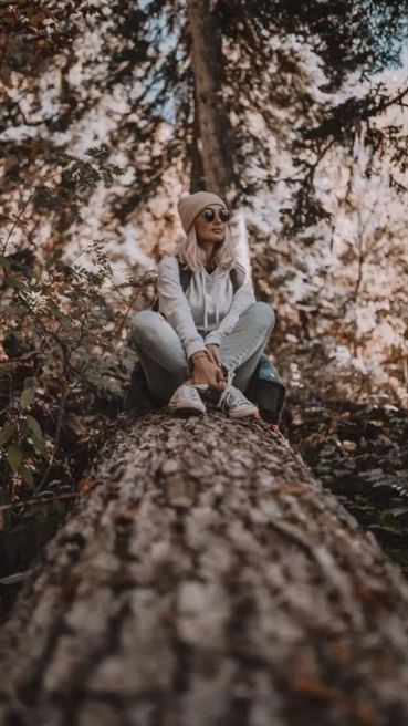 Dusk Photoshoot Ideas, Bailey + Core + Aesthetic, Nature Trail Photoshoot, Wood Pile Photoshoot, Autumn Fotoshooting Ideas, Self Photoshoot Outside, Nature Picture Poses, Fall Senior Photoshoot Ideas, Fall Portrait Ideas