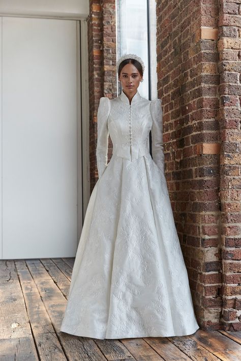 Victorian Wedding Dresses, Baju Kahwin, Victorian Wedding Dress, Wedding Dress Suit, Long Sleeve Embroidered Dress, Bride Dress Simple, Non Traditional Wedding, Victorian Wedding, Modest Wedding