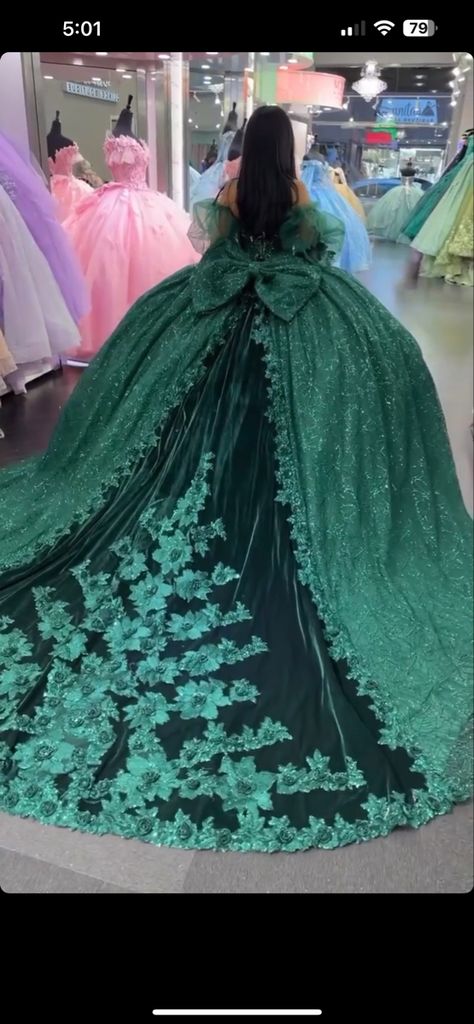 Green Sparkly Quinceanera Dresses, Evergreen Quince Dress, Quinceanera Dress Emerald Green, Emerald Green Debut Gown, Quinseñeras Dresses Green, Moda2000 Quince Dresses Emerald Green, Esmeralda Quinceanera Dresses, Emerland Green Quince Dresses, Emerald Green Quince Dress Corset